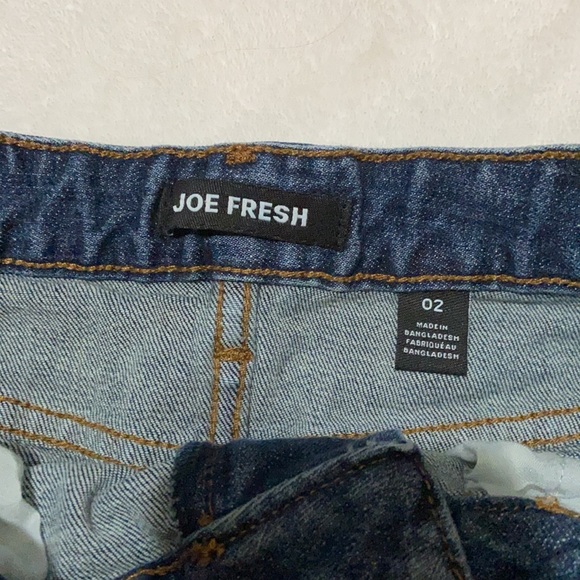 Distressed jean skirt - Picture 2 of 4